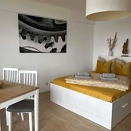 Cityapartment Im 33. Stock 3*